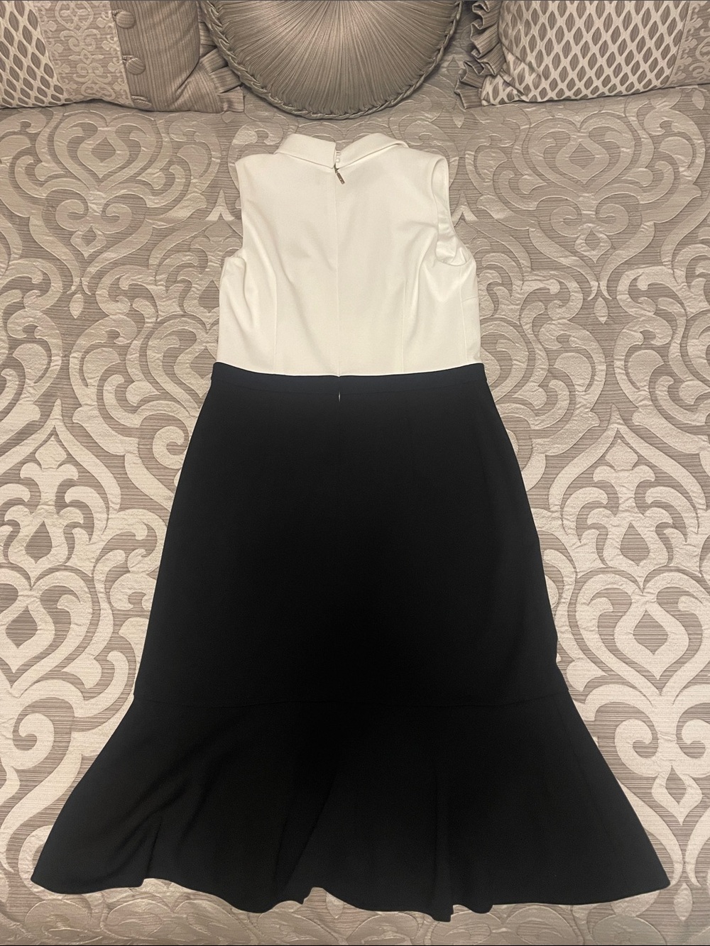 Karl Lagerfeld Black and White Bow Dress Size 4 Worn Once - Picture 5 of 12